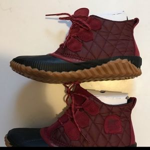 Maroon Quilted Sorel Out n About